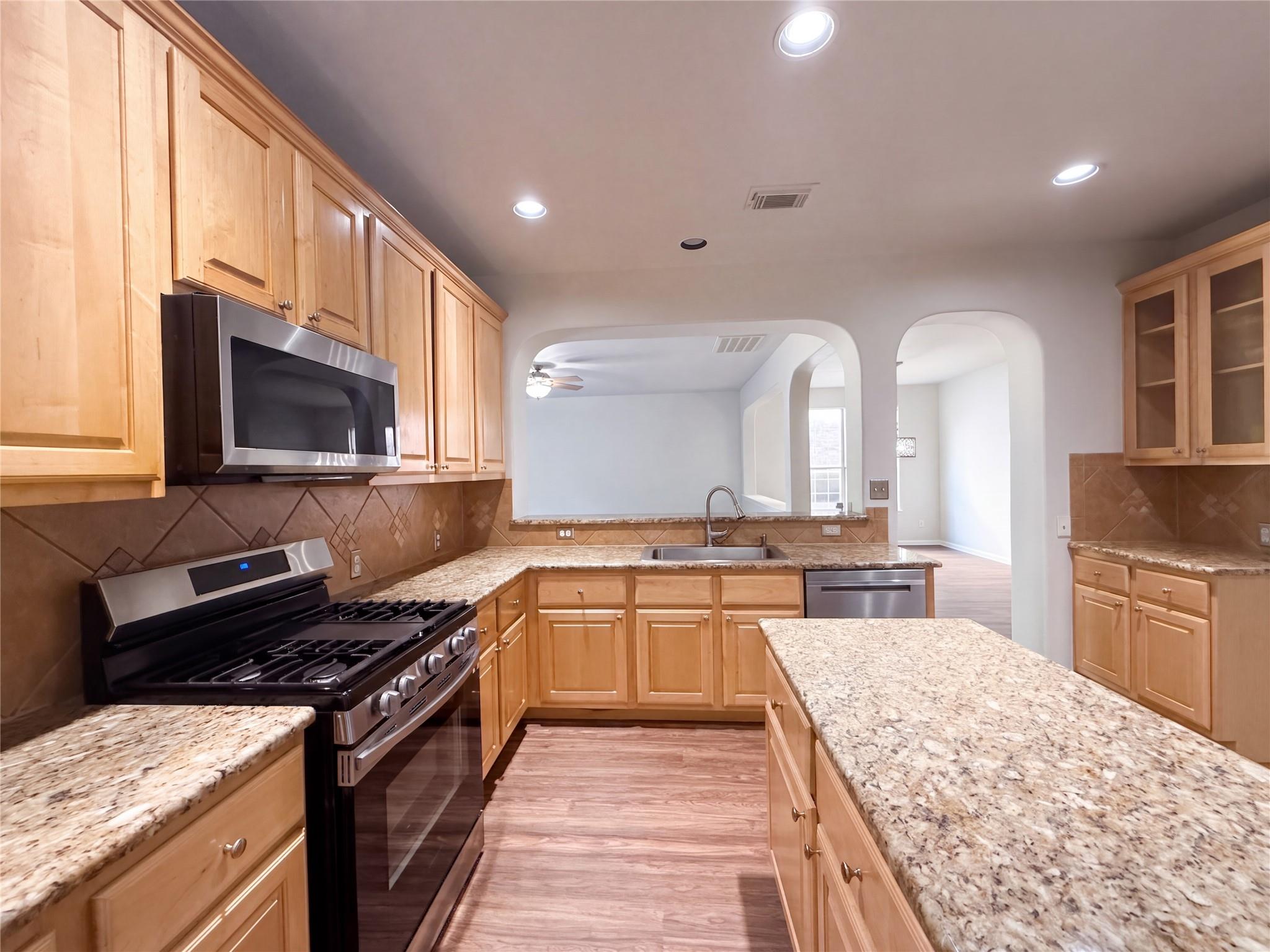2404 Danciger LN