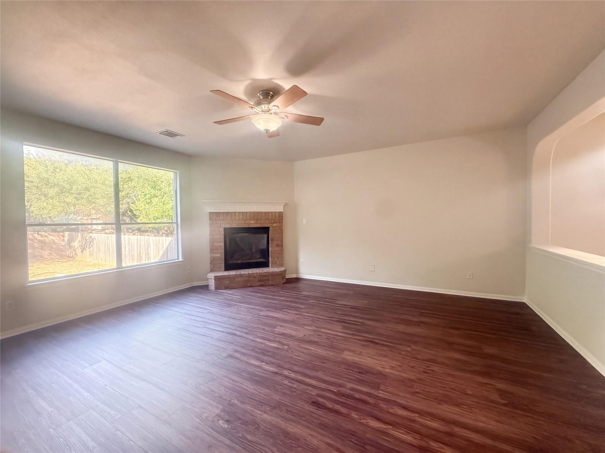 2404 Danciger LN