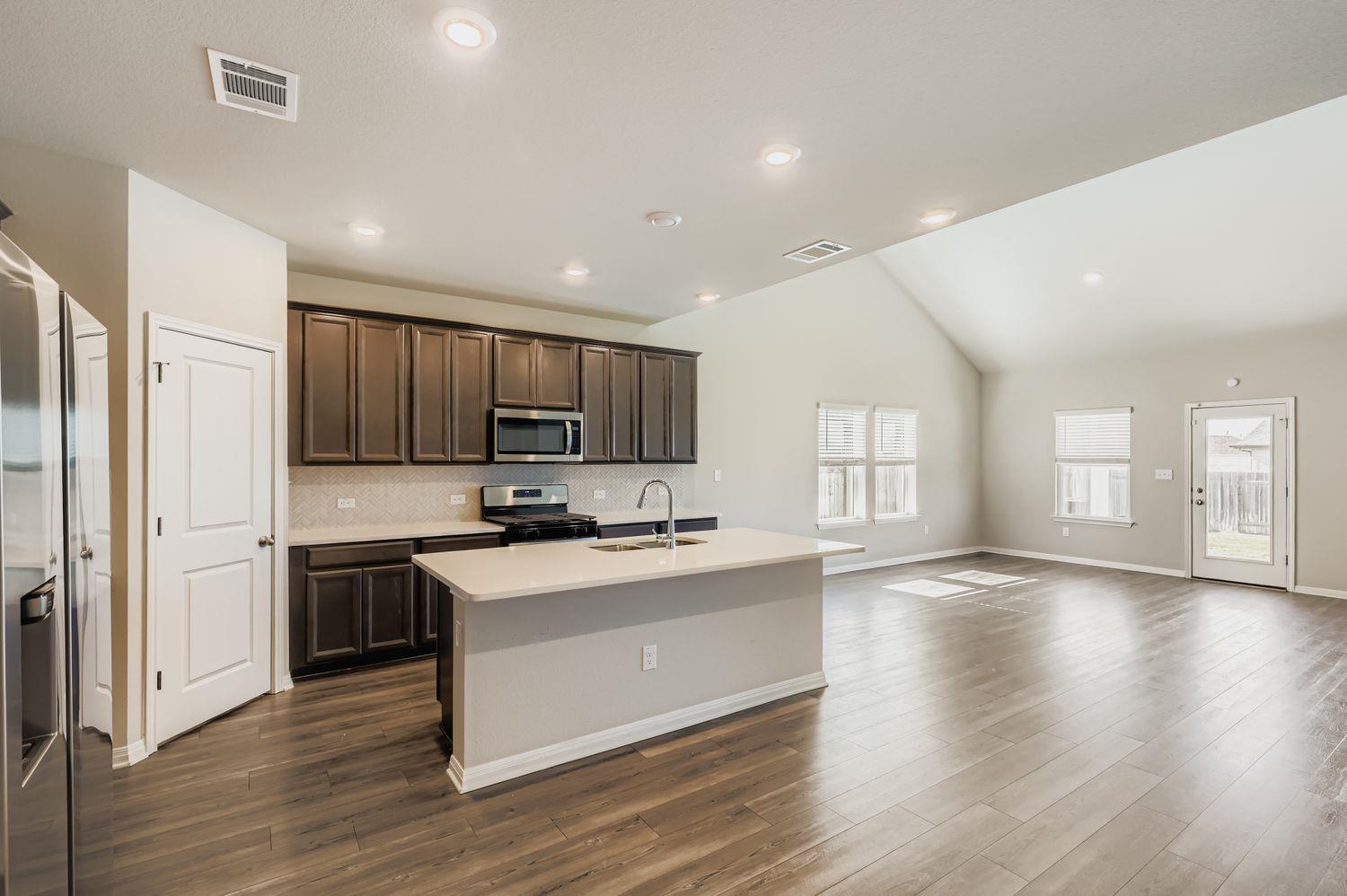 Manor, Texas 78653, United States, 5 Bedrooms Bedrooms, ,3 BathroomsBathrooms,Residential,Active,240622