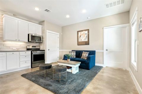 Tiny photo for 25400 Cove DR, Spicewood, TX 78669 (MLS # 5840281)