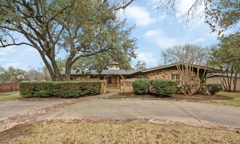 Photo of 2807 Hatley DR, Austin, TX 78746 (MLS # 9348913)