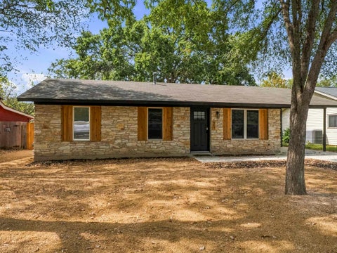 Photo of 407 Tamworth Ave, Austin, TX 78745 (MLS # 1061746)