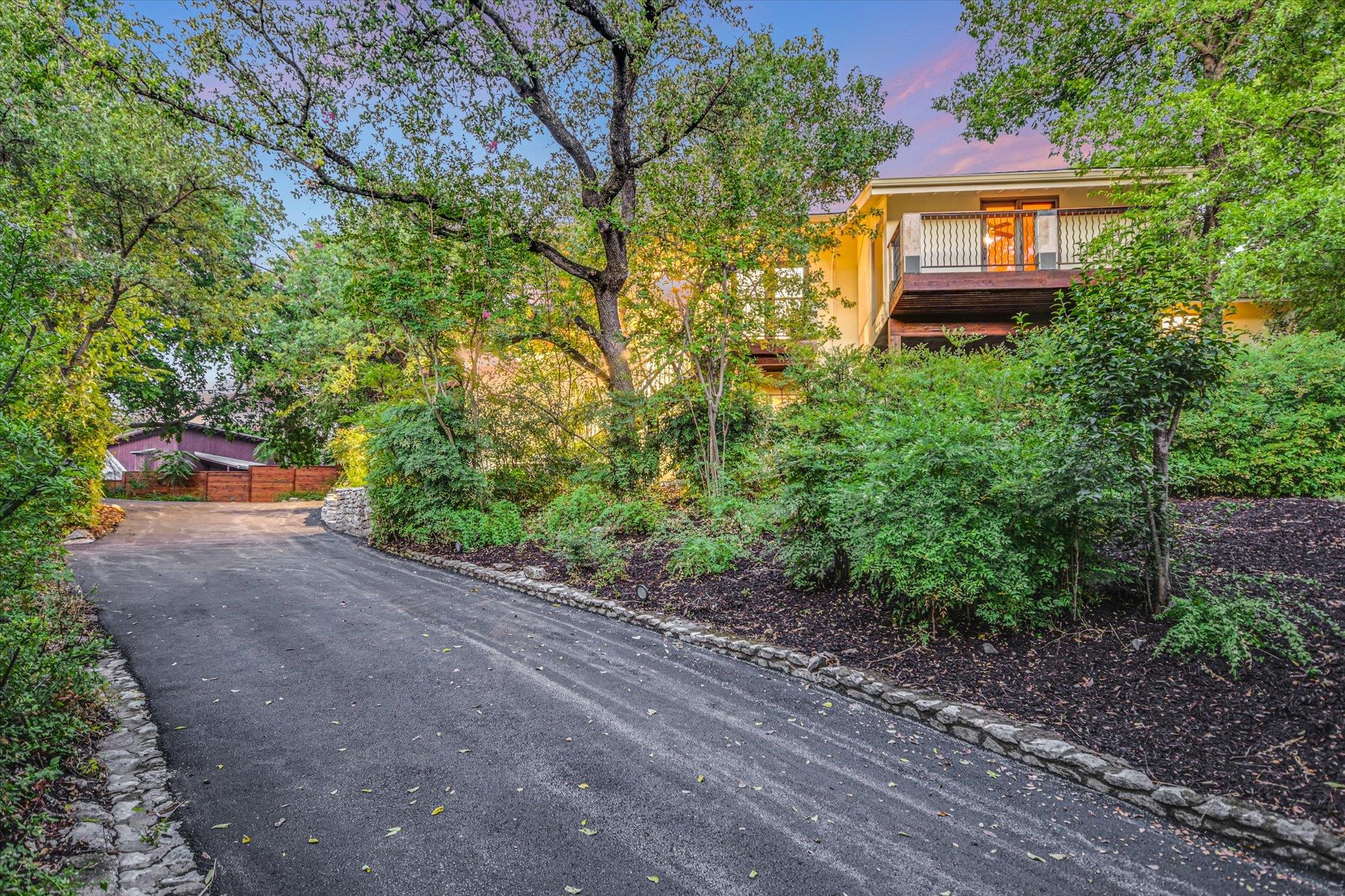 West Lake Hills, Texas 78746, United States, 4 Bedrooms Bedrooms, ,3 BathroomsBathrooms,Residential,Active,161041