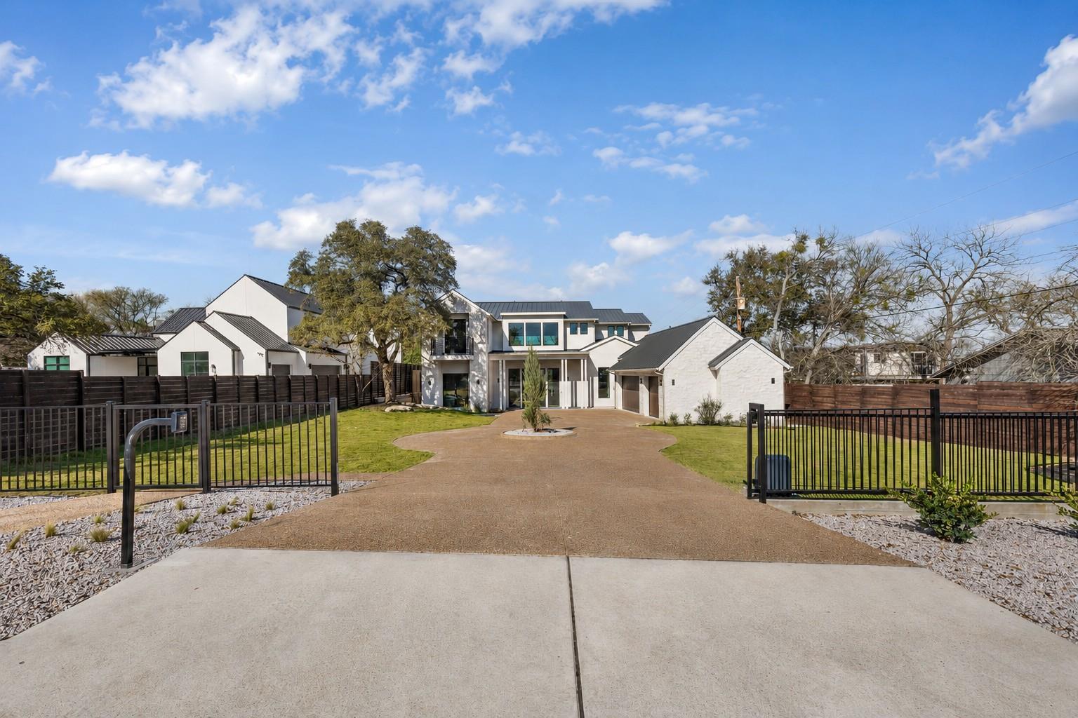 6102 Forest Hills DR photo 24