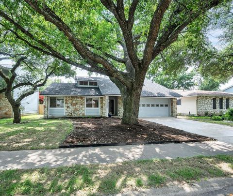 Single Family Residence in Austin TX 8305 Wexford DR.jpg