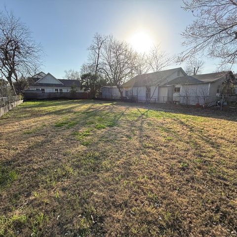 Photo of 2707 Zaragosa ST, Austin, TX 78702 (MLS # 9549255)