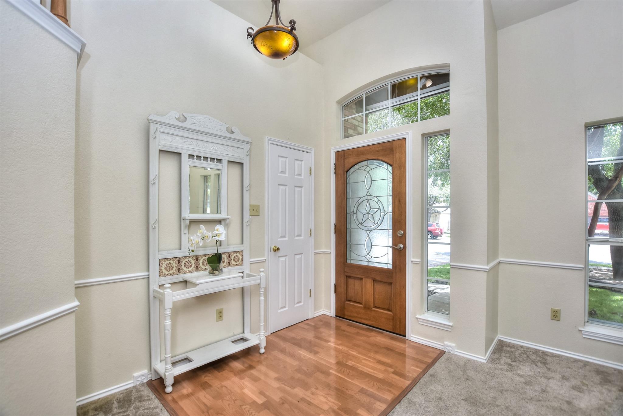 123 Parque Vista DR