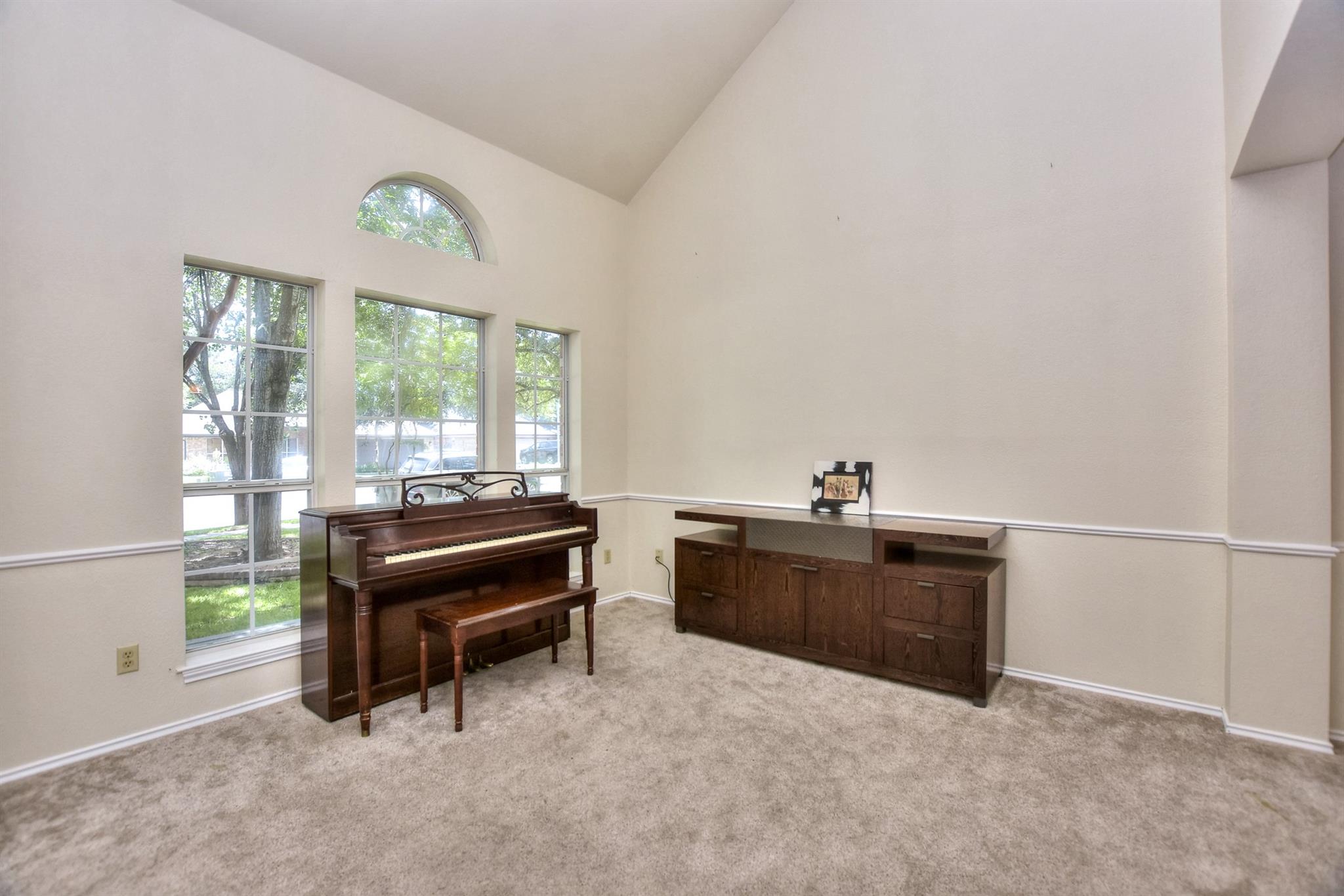 123 Parque Vista DR