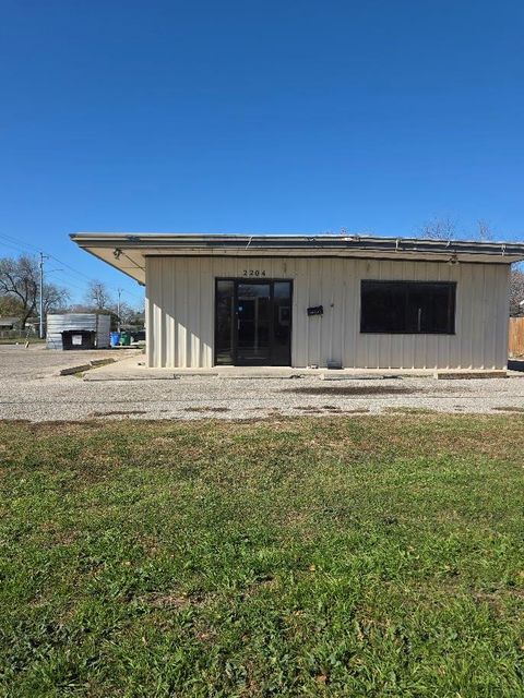 Photo of 2204 N Austin ST, Seguin, TX 78155 (MLS # 1483220)