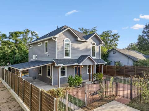 Tiny photo for 3333 E 12th ST, Austin, TX 78721 (MLS # 5497383)