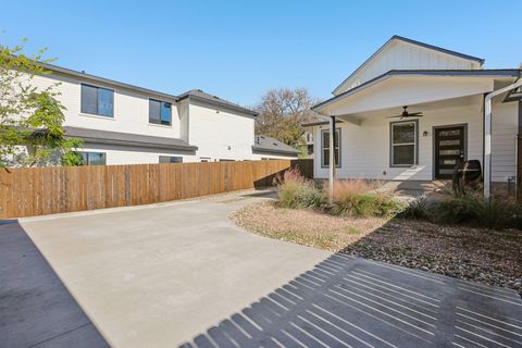 Tiny photo for 1206 Deloney ST #B, Austin, TX 78721 (MLS # 5524439)