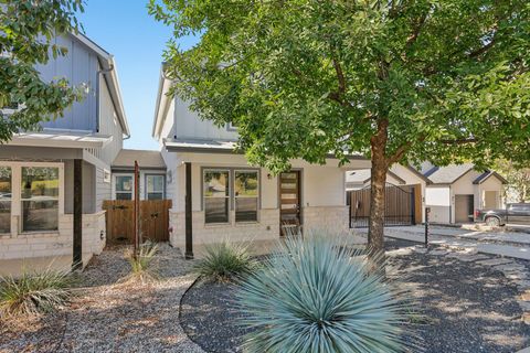 Tiny photo for 1206 Deloney ST #B, Austin, TX 78721 (MLS # 5524439)