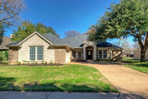 Photo of 10833 Olympia Fields LOOP, Austin, TX 78747 (MLS # 8124550)
