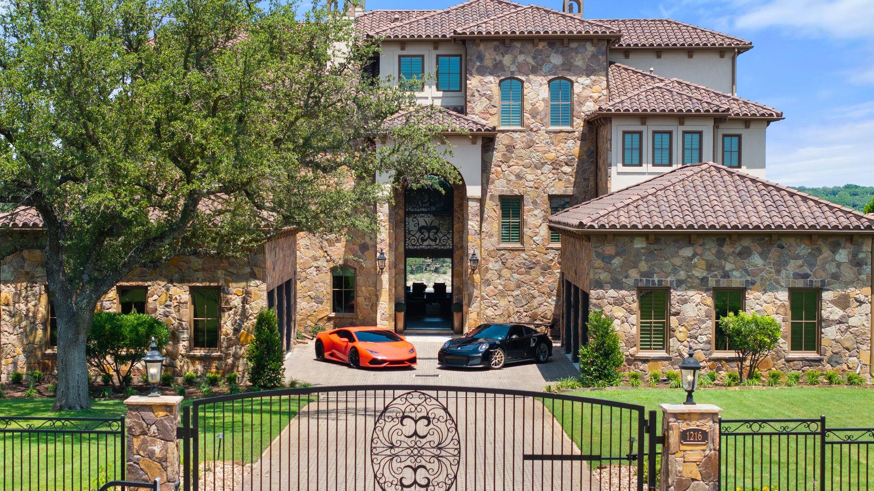 1216 Travis Bluff WAY