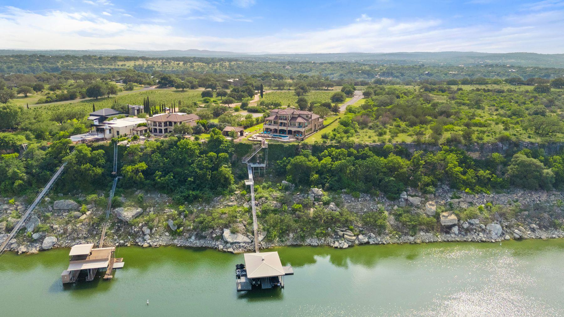 1216 Travis Bluff WAY