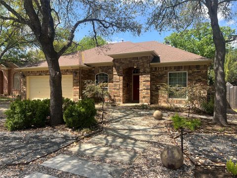 Photo of 8208 Forest Heights LN, Austin, TX 78749 (MLS # 2625634)