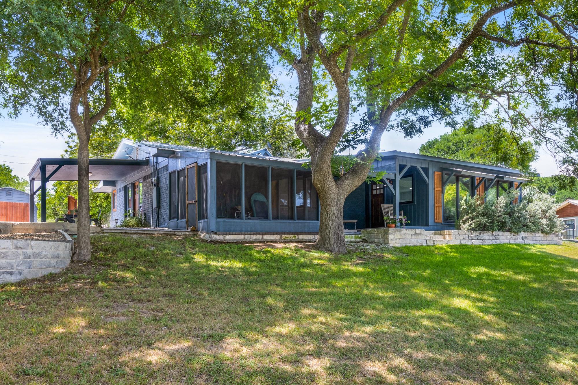 810 River RD