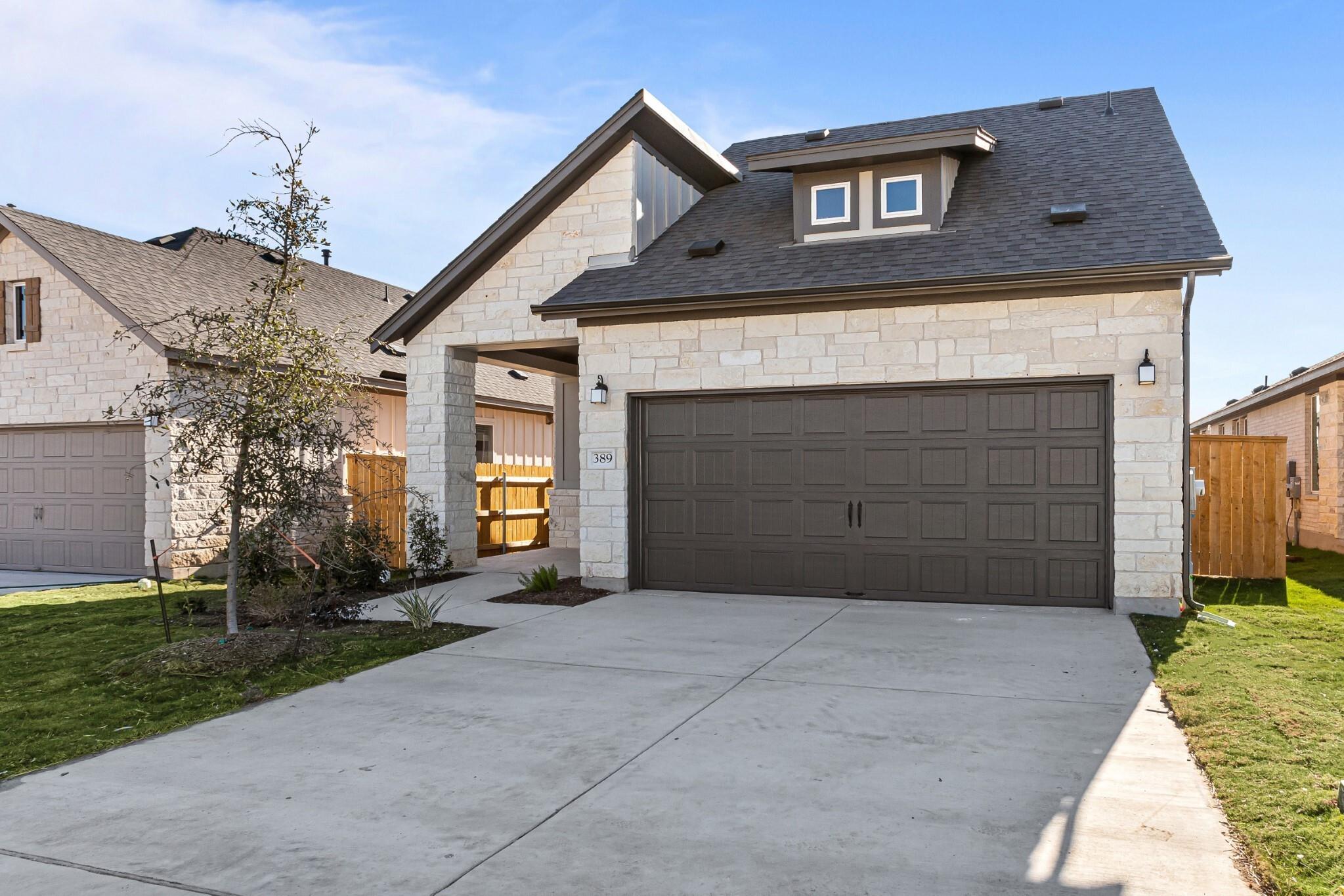 389 Darley Oak DR