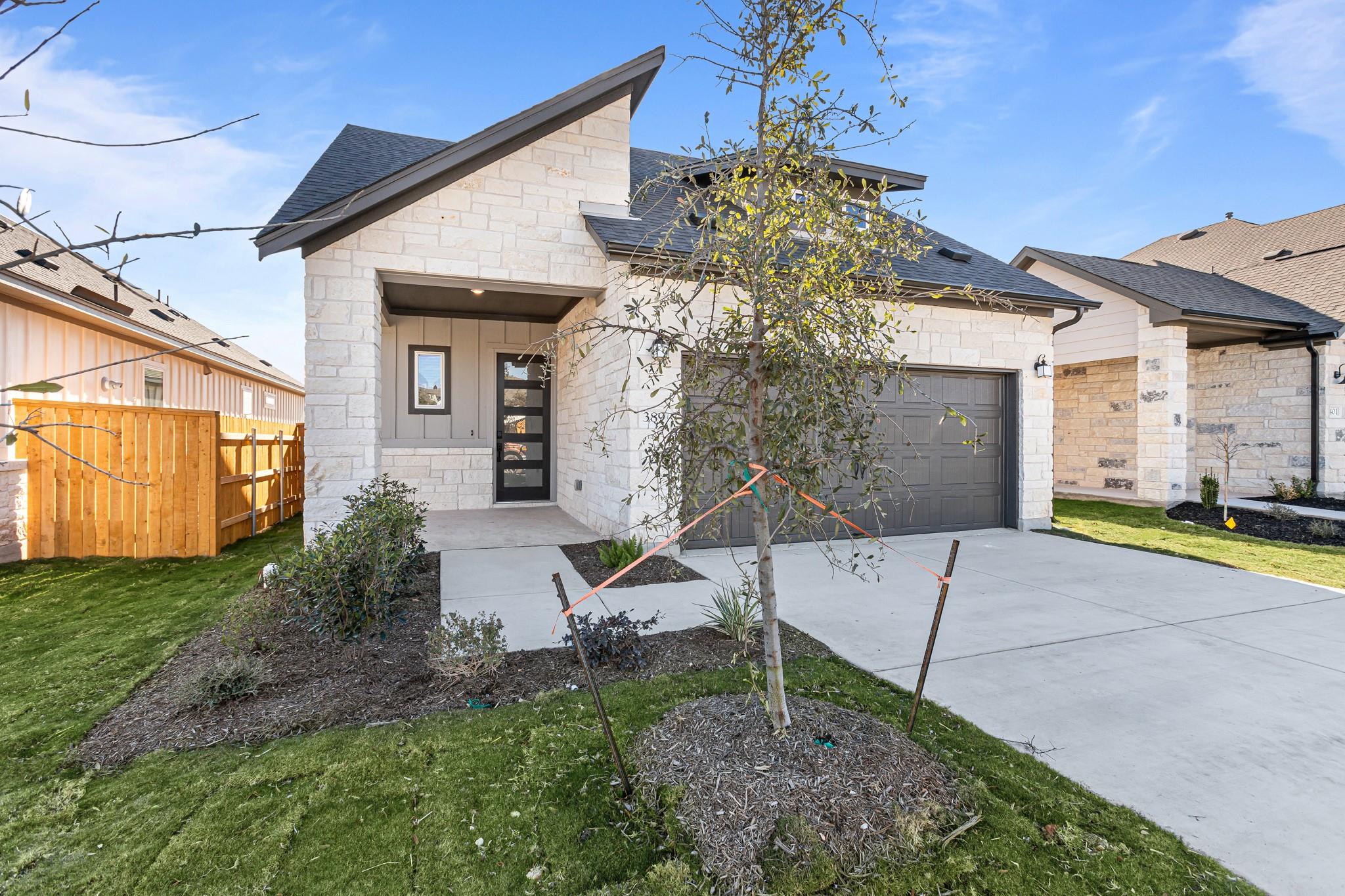 389 Darley Oak DR