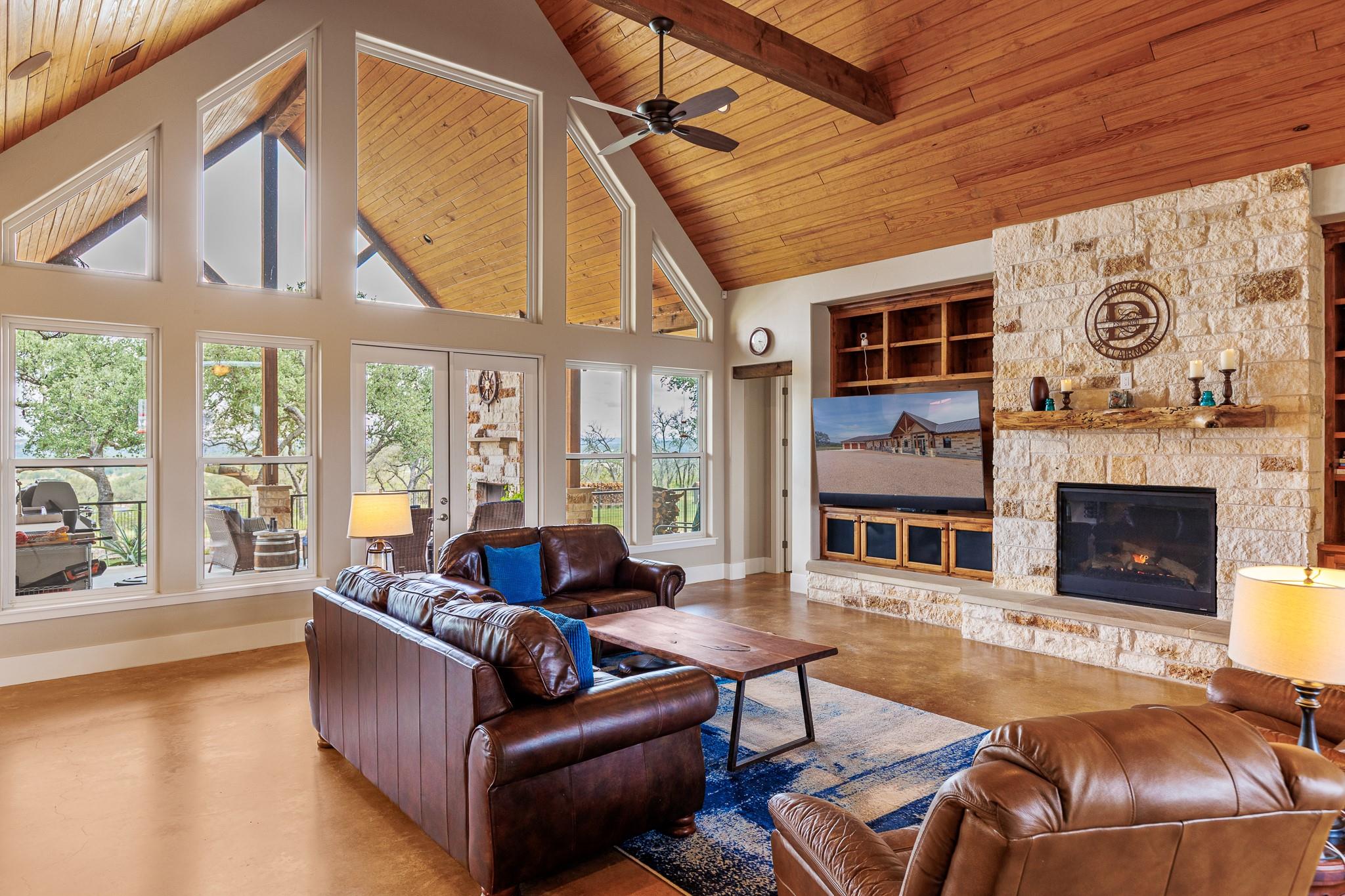 195 Chimney Cove DR