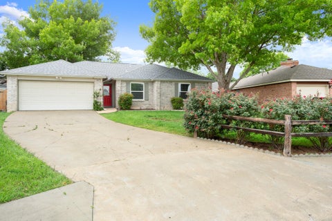 Photo of 2113 Rosemary LN, Round Rock, TX 78664 (MLS # 6011062)