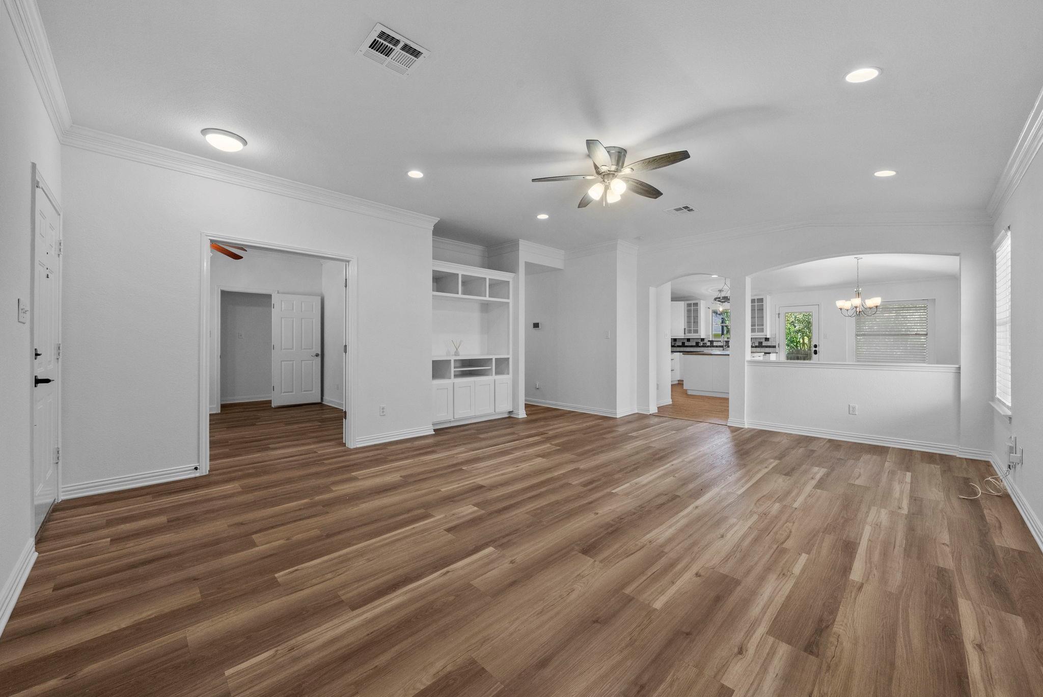 2409 Hallie LN