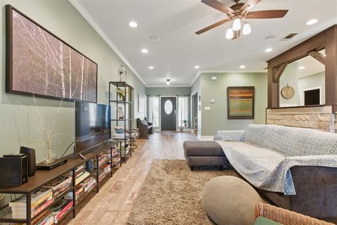 Tiny photo for 21457 Lakefront DR, Lago Vista, TX 78645 (MLS # 4393234)