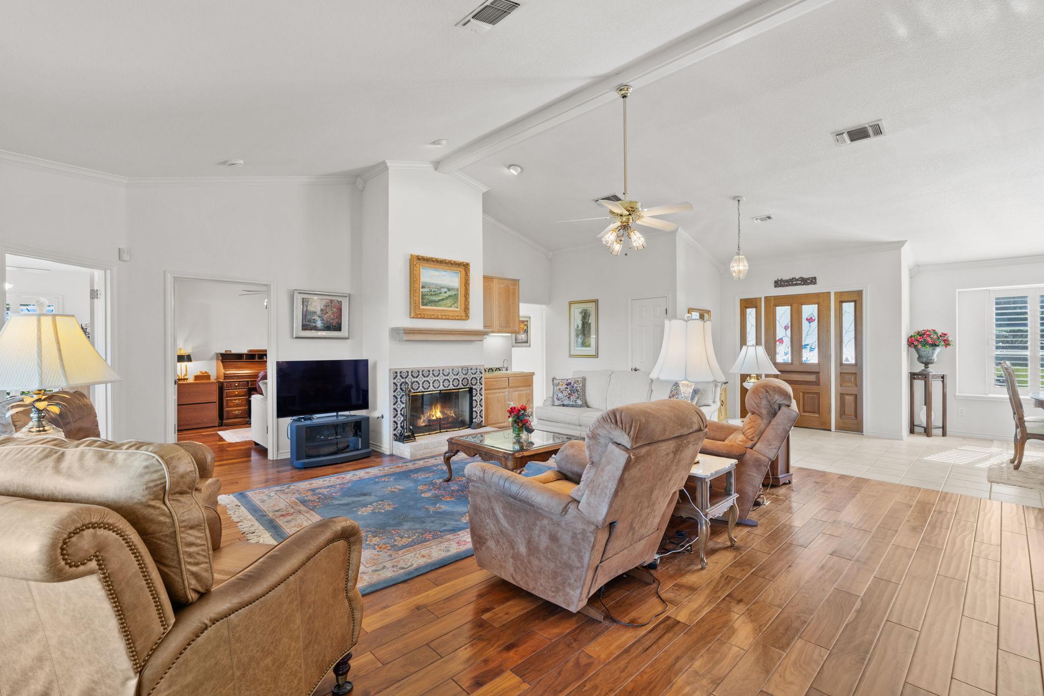 1310 Clayton Nolen DR