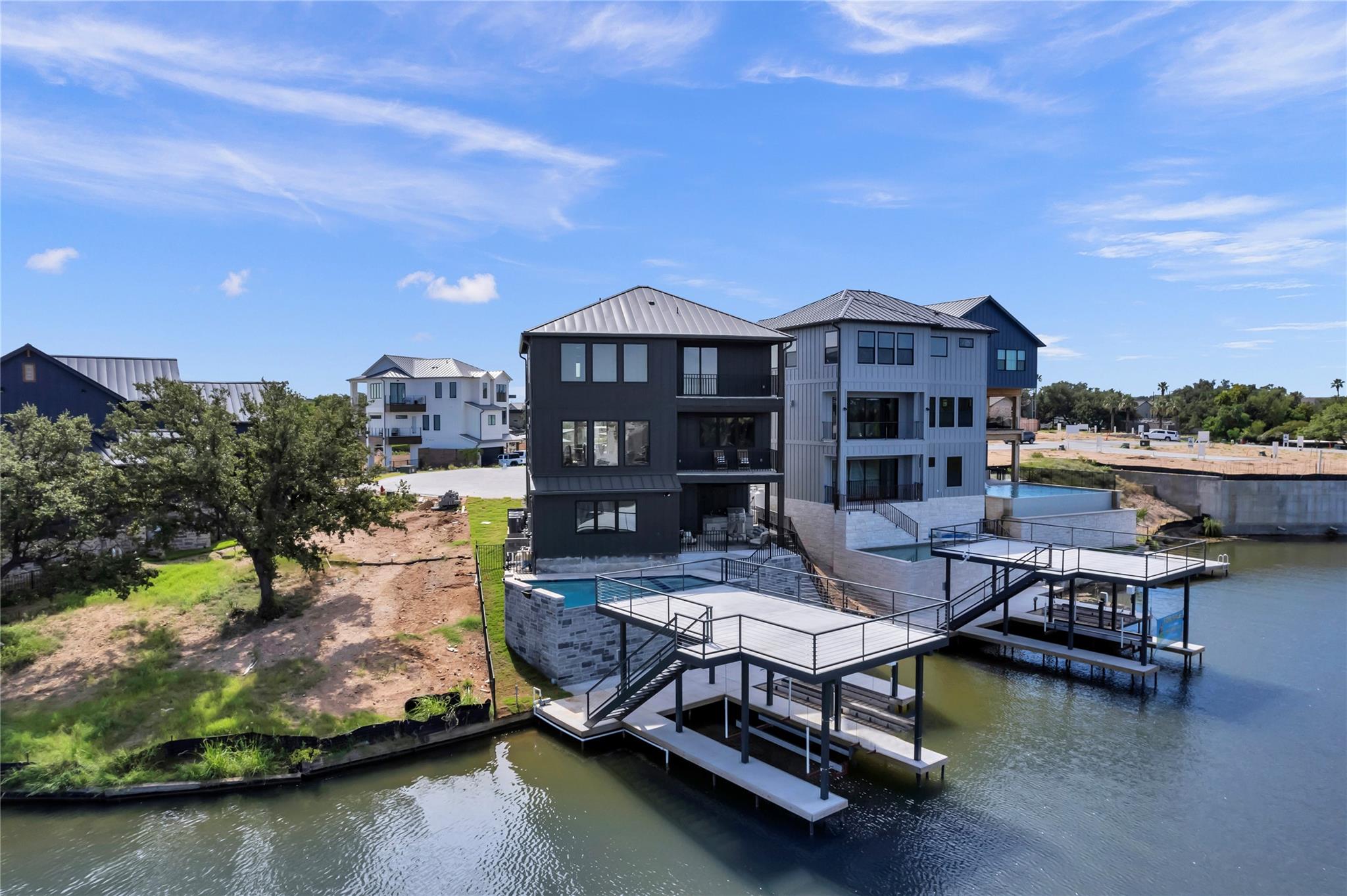 175 Pointview DR