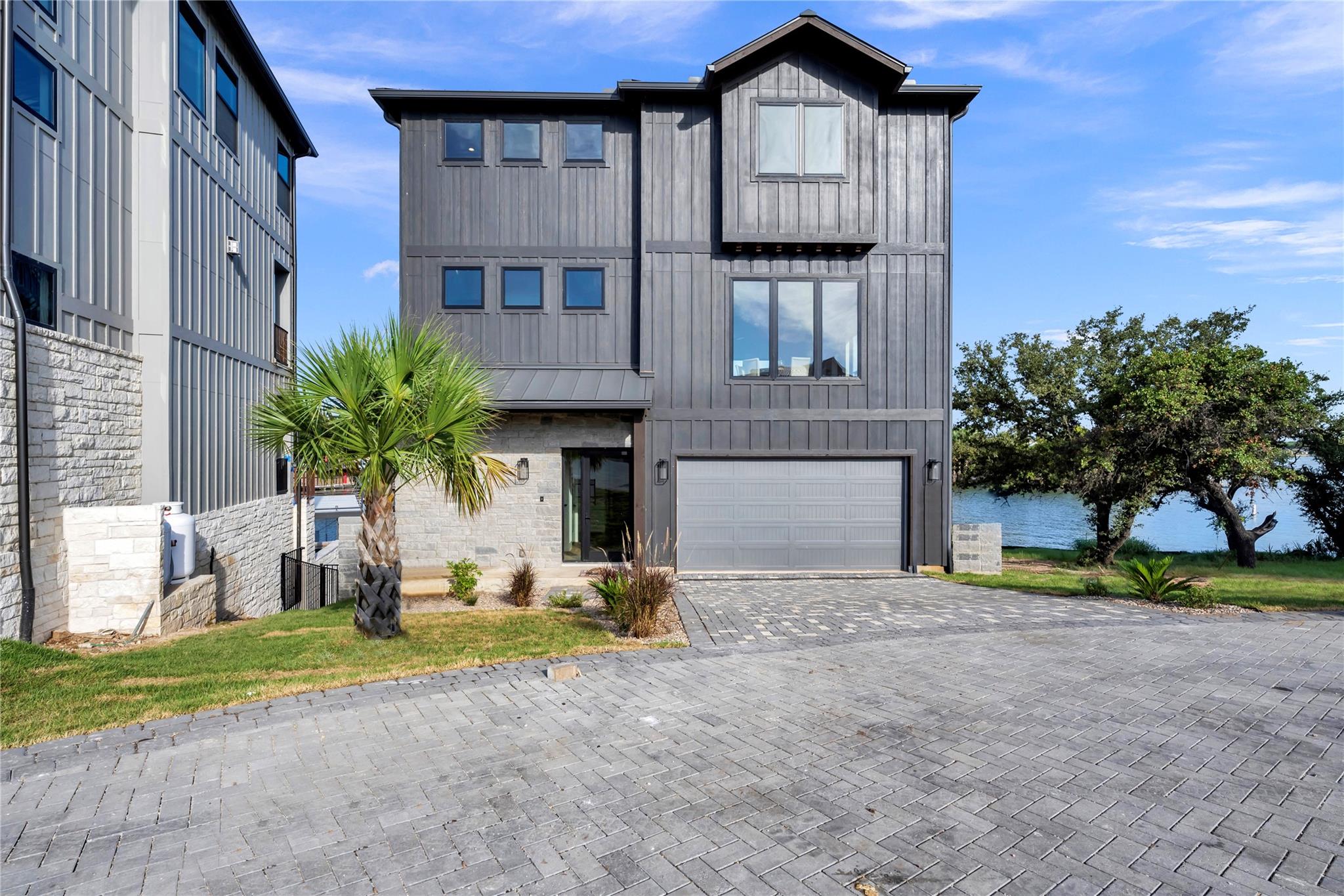 175 Pointview DR