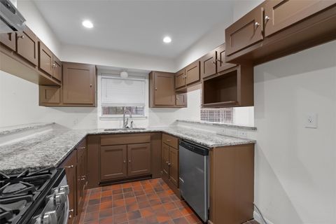 Tiny photo for 1731 Hillcrest LN, Austin, TX 78721 (MLS # 6179778)