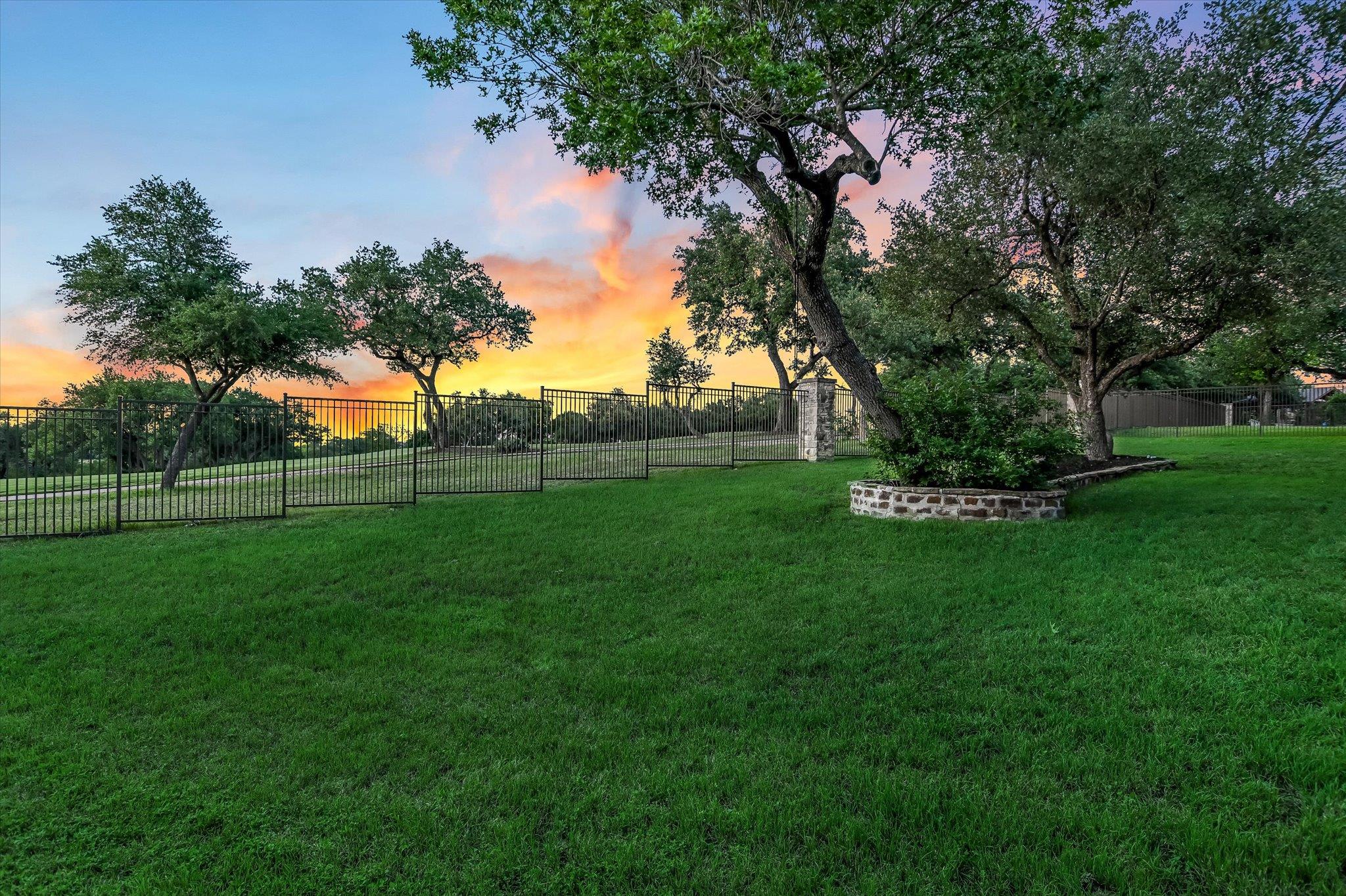 Austin, Texas 78717, United States, 4 Bedrooms Bedrooms, ,4 BathroomsBathrooms,Residential,Pending,132151