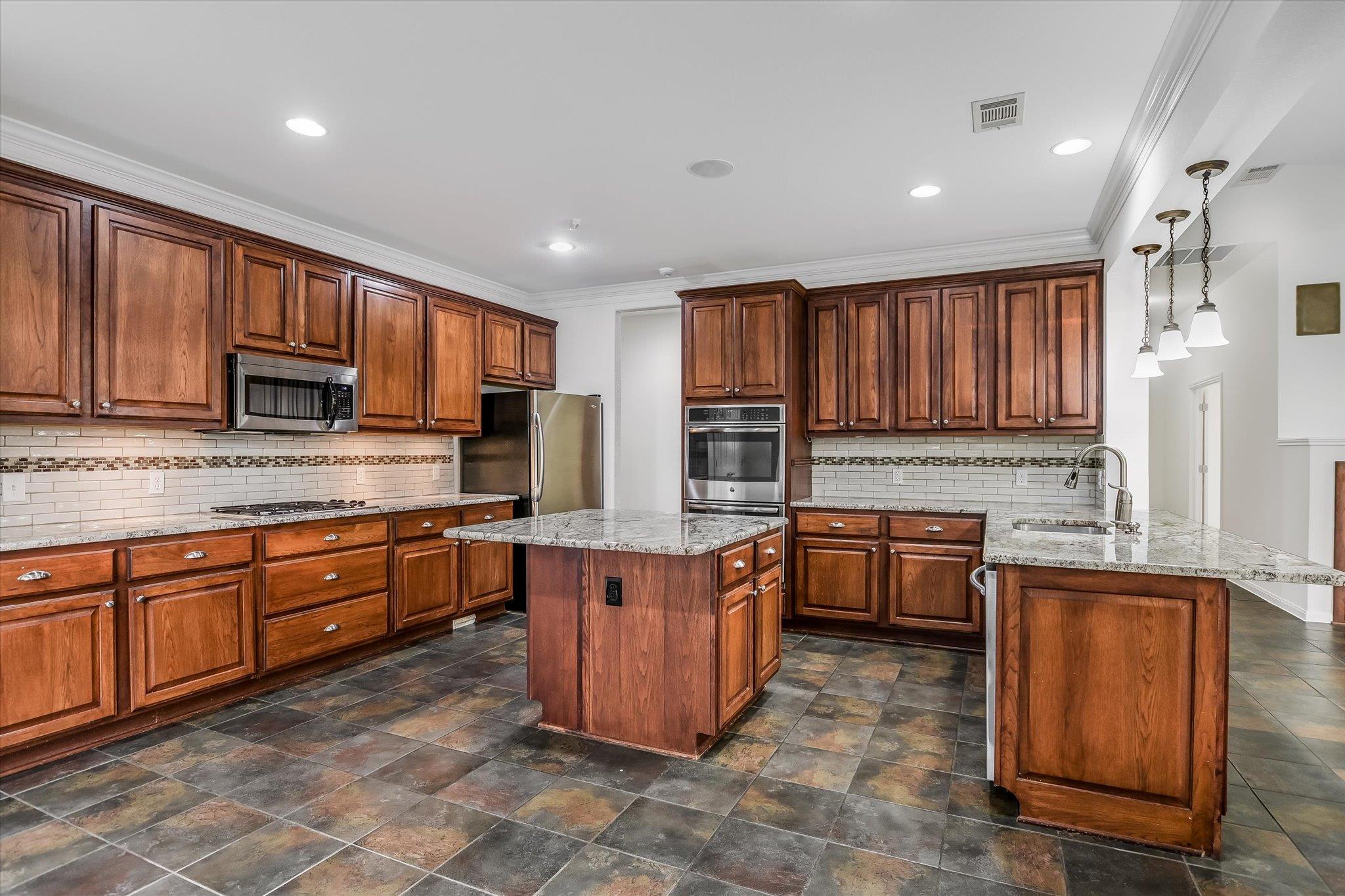 Austin, Texas 78717, United States, 4 Bedrooms Bedrooms, ,4 BathroomsBathrooms,Residential,Pending,132151
