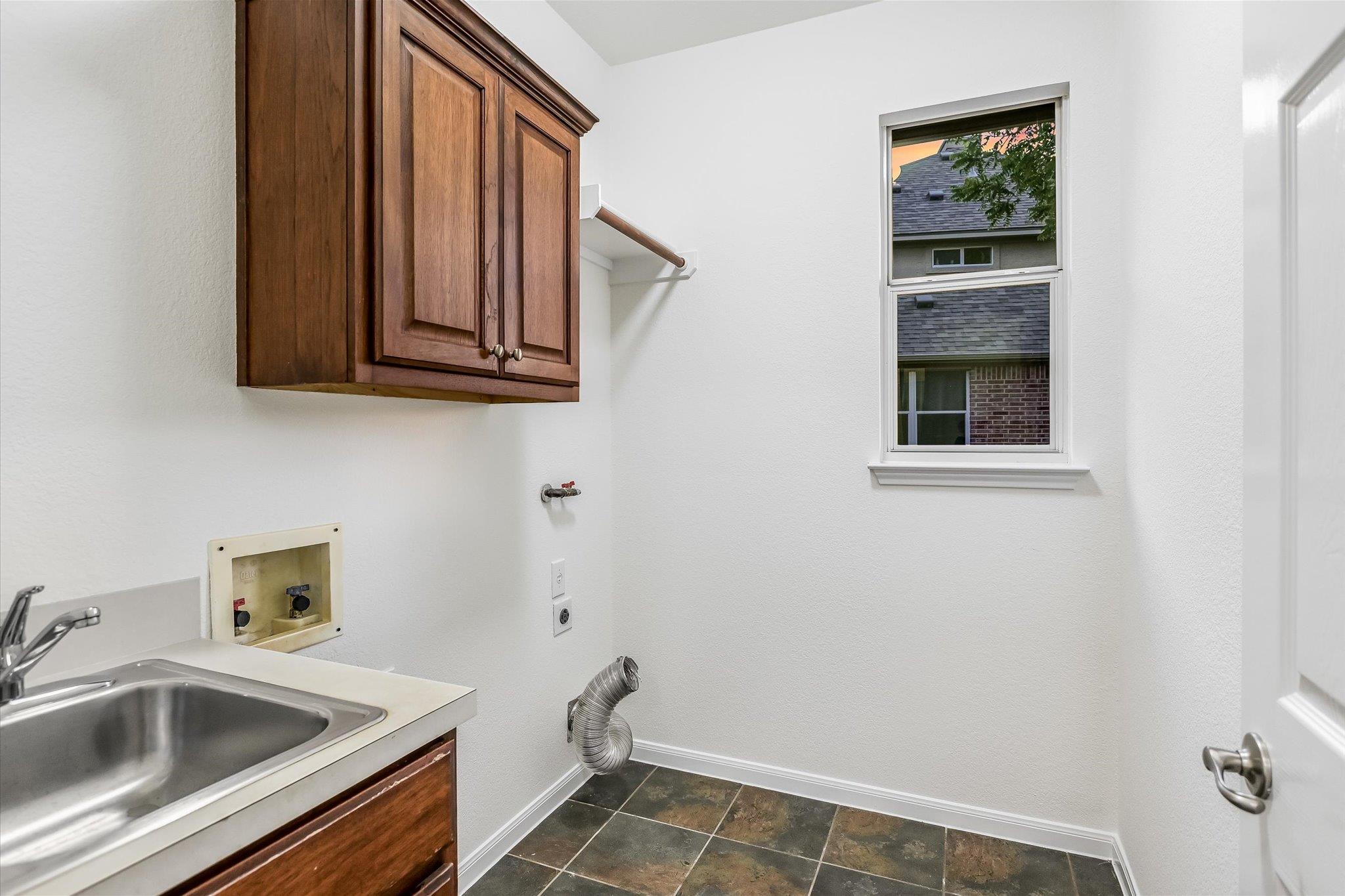 Austin, Texas 78717, United States, 4 Bedrooms Bedrooms, ,4 BathroomsBathrooms,Residential,Pending,132151
