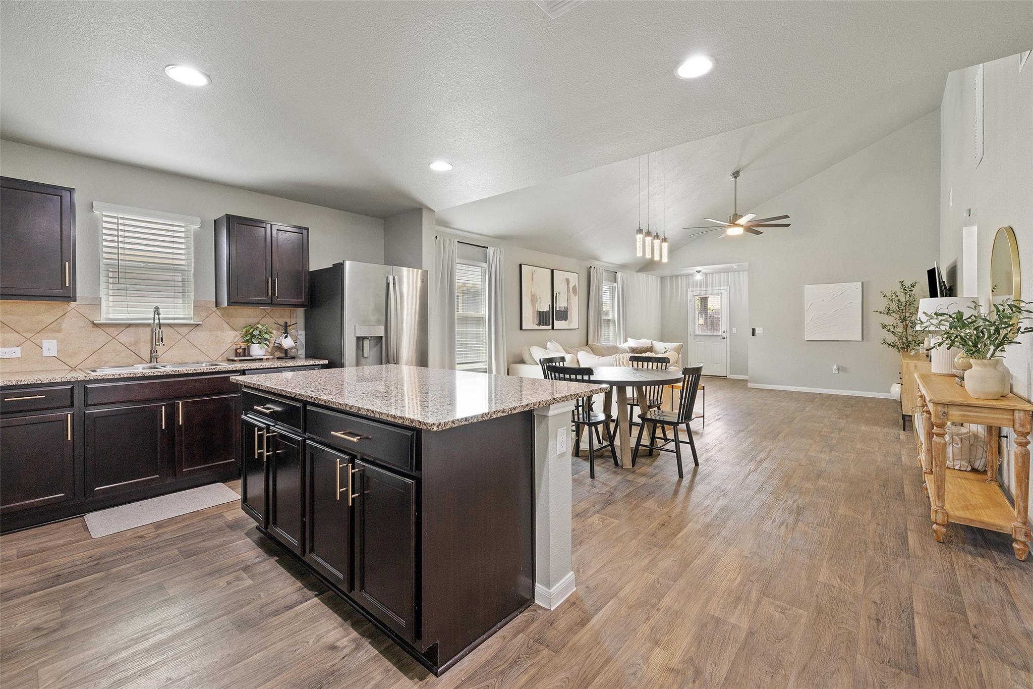 104 San Bernard TRL