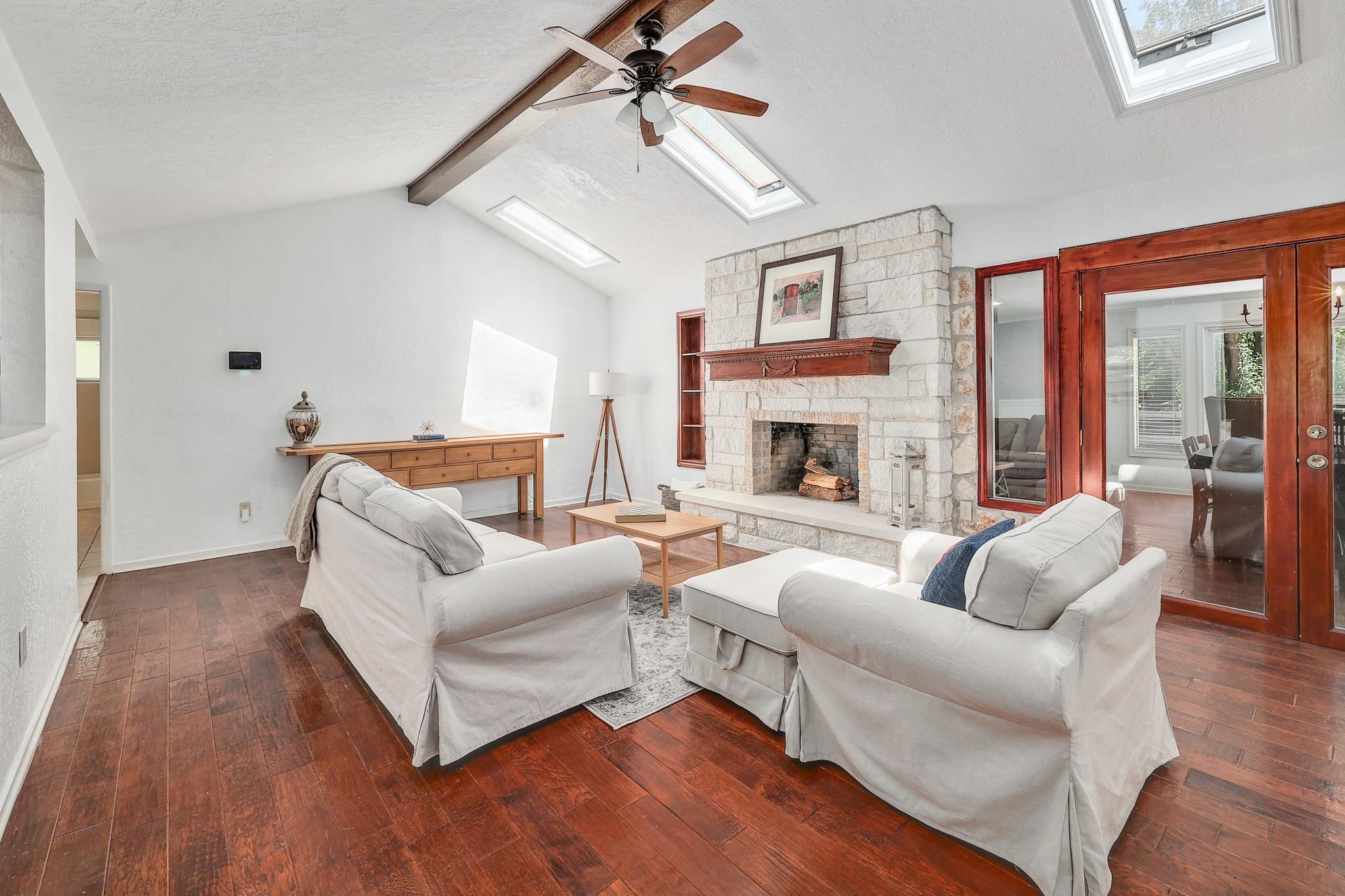 602 Meadowbrook DR