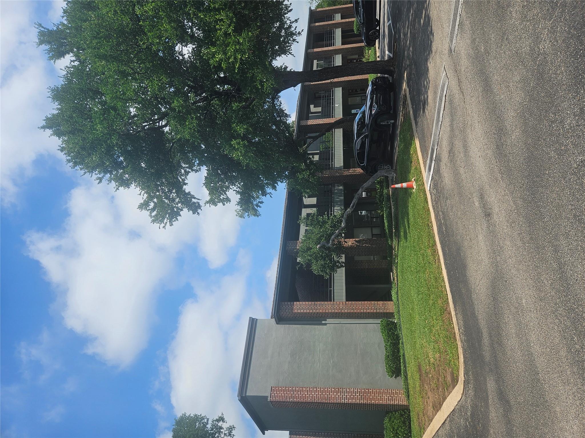 3355 Bee Caves RD 304