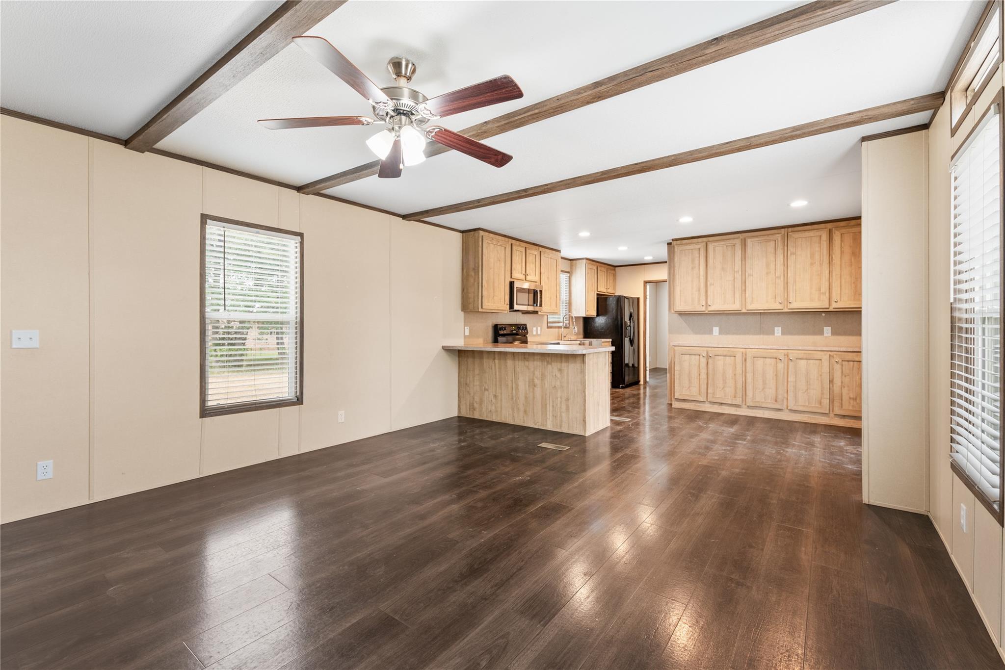 110 Leisure LN