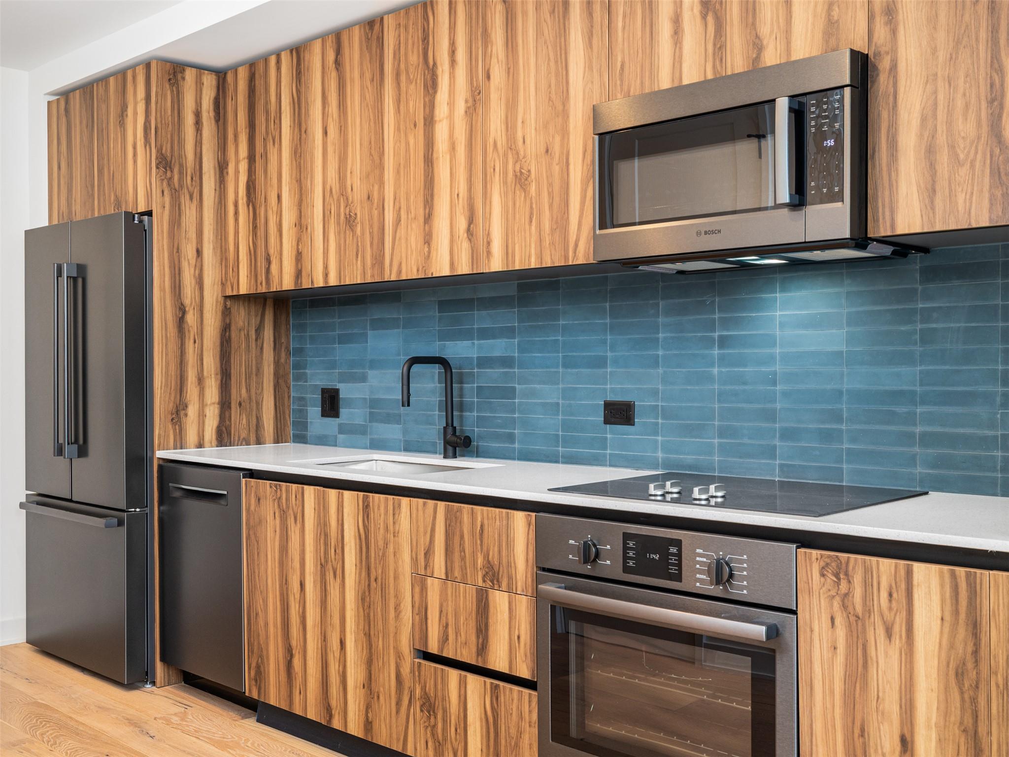84 East Ave 3308
