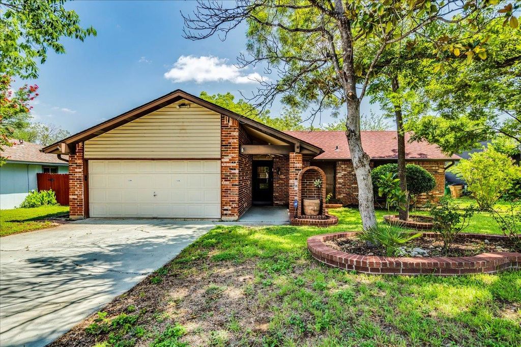 Photo for 1433 Salem Meadow CIR, Austin, TX 78745 (MLS # 7506477)