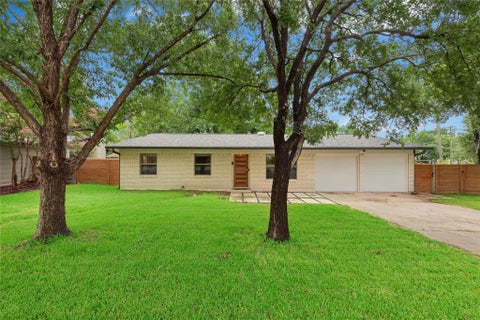 Photo of 8601 Winding WALK, Austin, TX 78757 (MLS # 9572514)