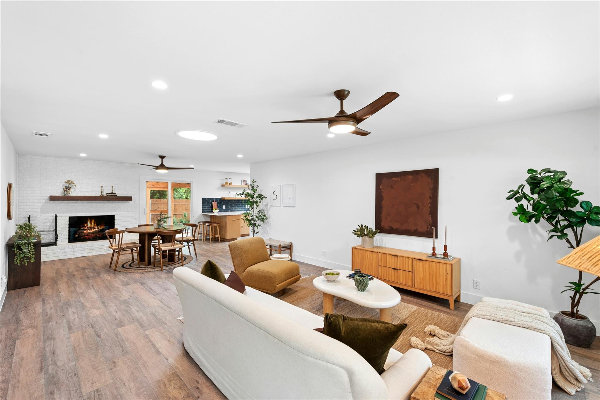 8601 Winding WALK
