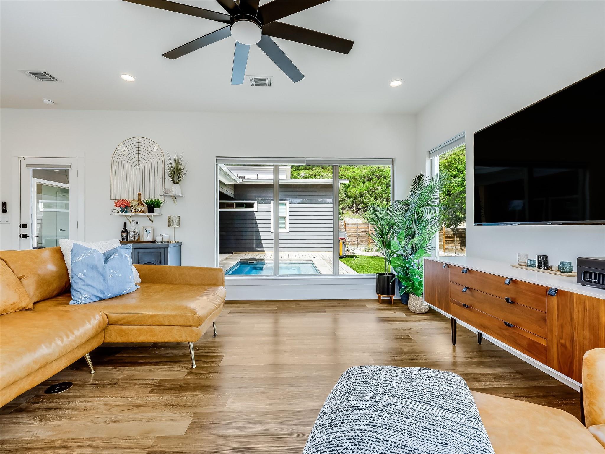 8603 Big Horn Circle