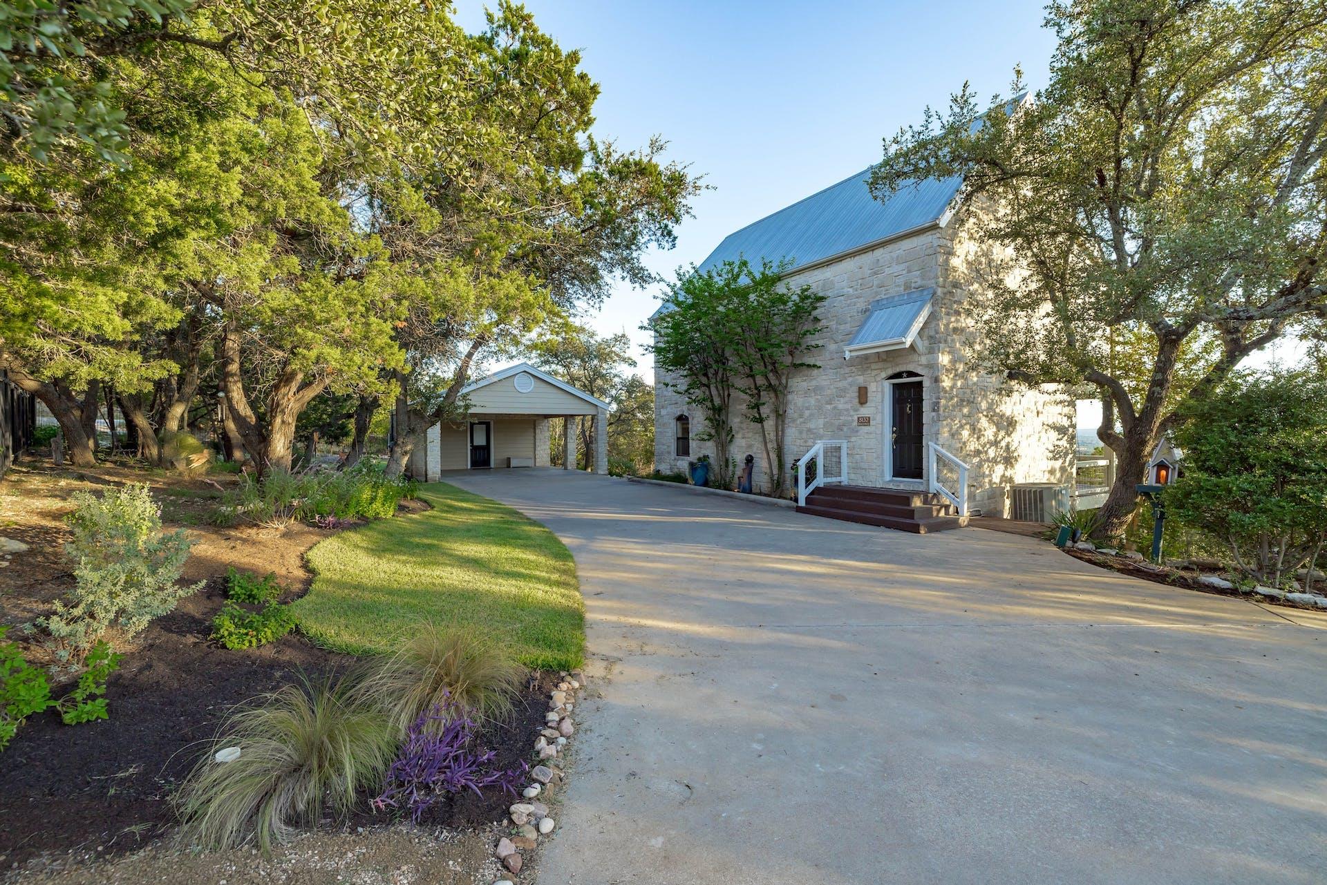 8132 Breeze WAY