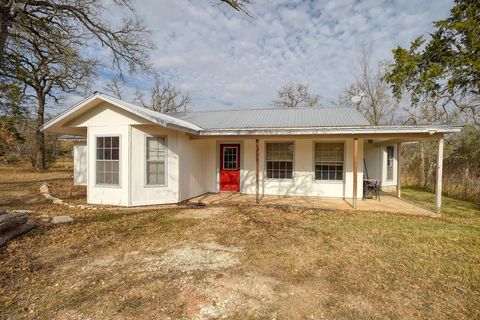 148 Pine Valley DR Paige TX 78659