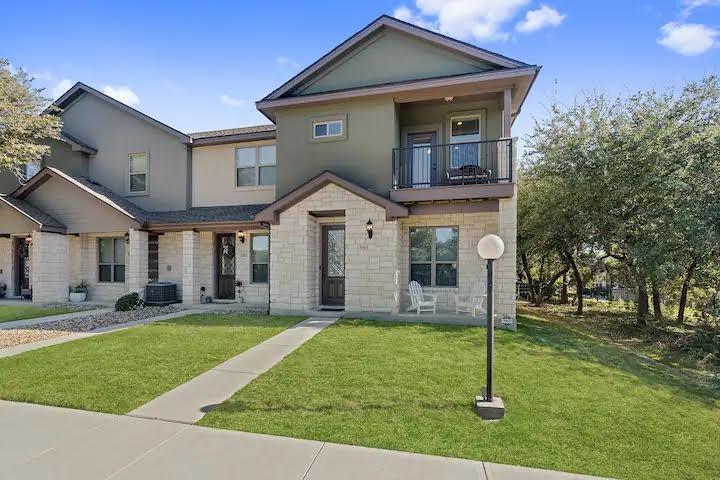 Photo 1 of 25 — 585 Demarett DR, Point Venture, TX 78645
