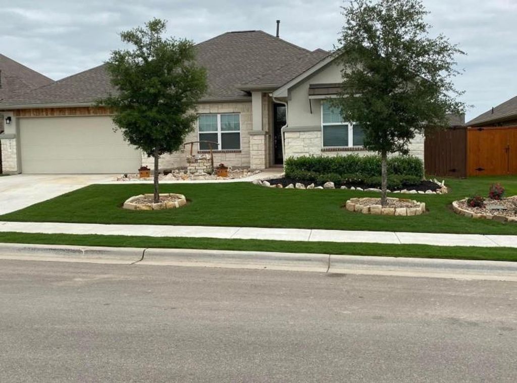 Photo of 905 Academy Oaks DR, San Marcos, TX 78666 (MLS # 3597803)