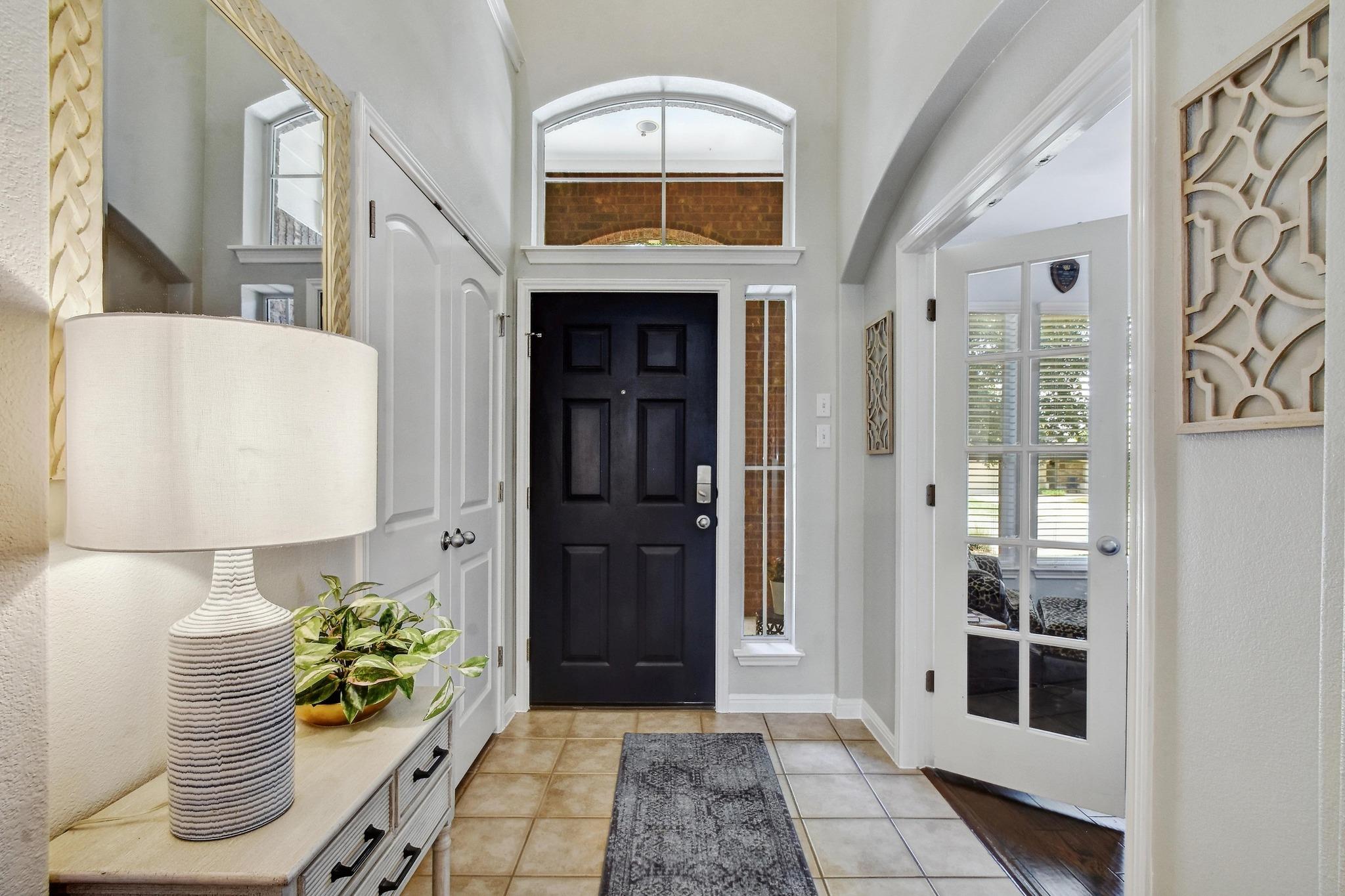 410 Easton DR