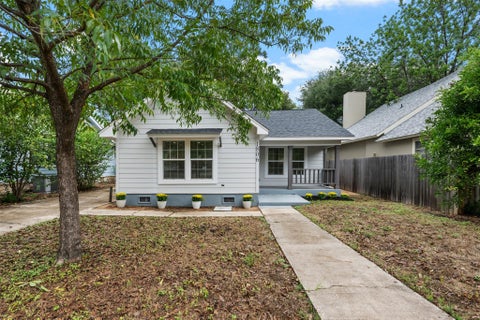 Photo of 1806 Mohle DR, Austin, TX 78703 (MLS # 2202504)
