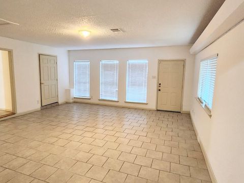 Tiny photo for 5203 Gladstone DR, Austin, TX 78723 (MLS # 1290449)